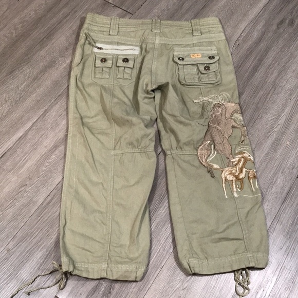 Miss Me Embroidered Horse/Stallions Olive Green Tons of Pockets Capris size M - Picture 8 of 10